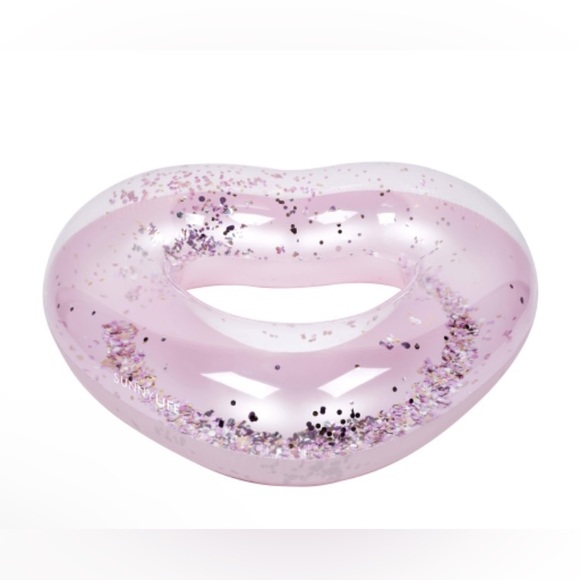 Hearts Pool Inflatable Party Kit - Picture 5 of 11